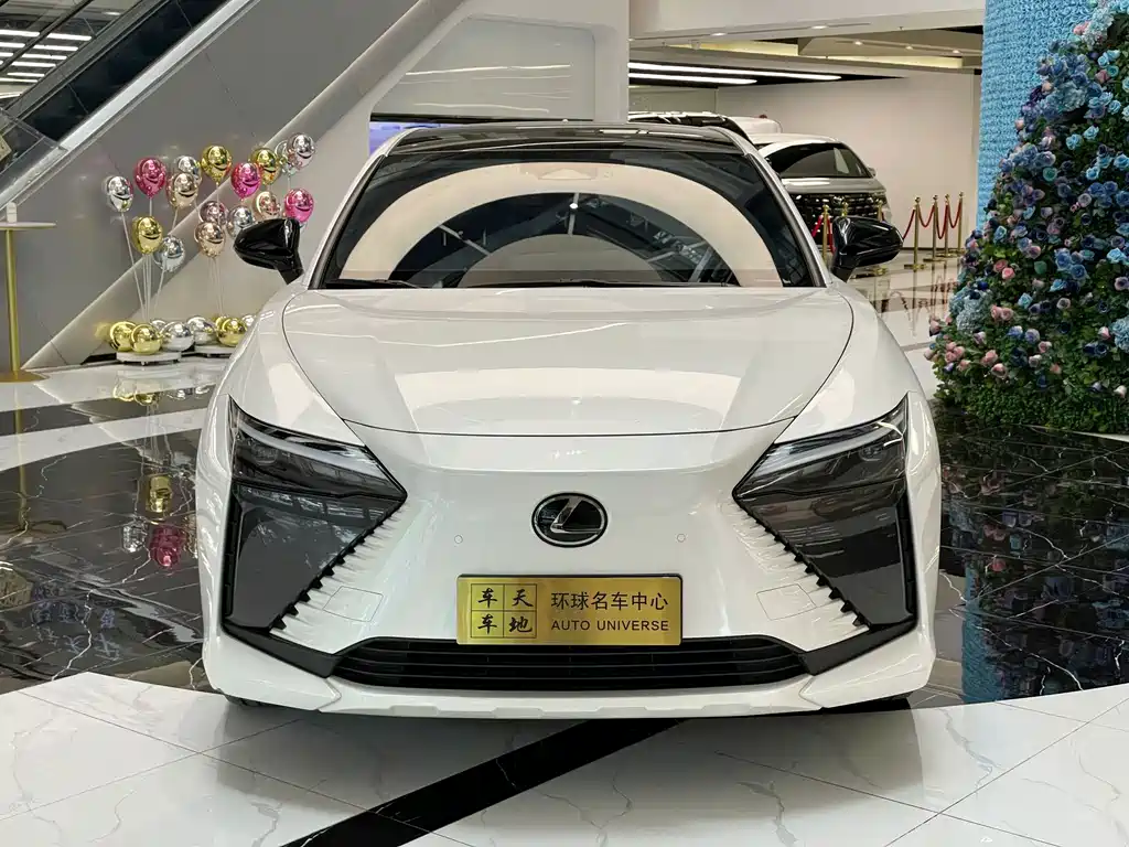 Lexus RZ 2023 — фото 2