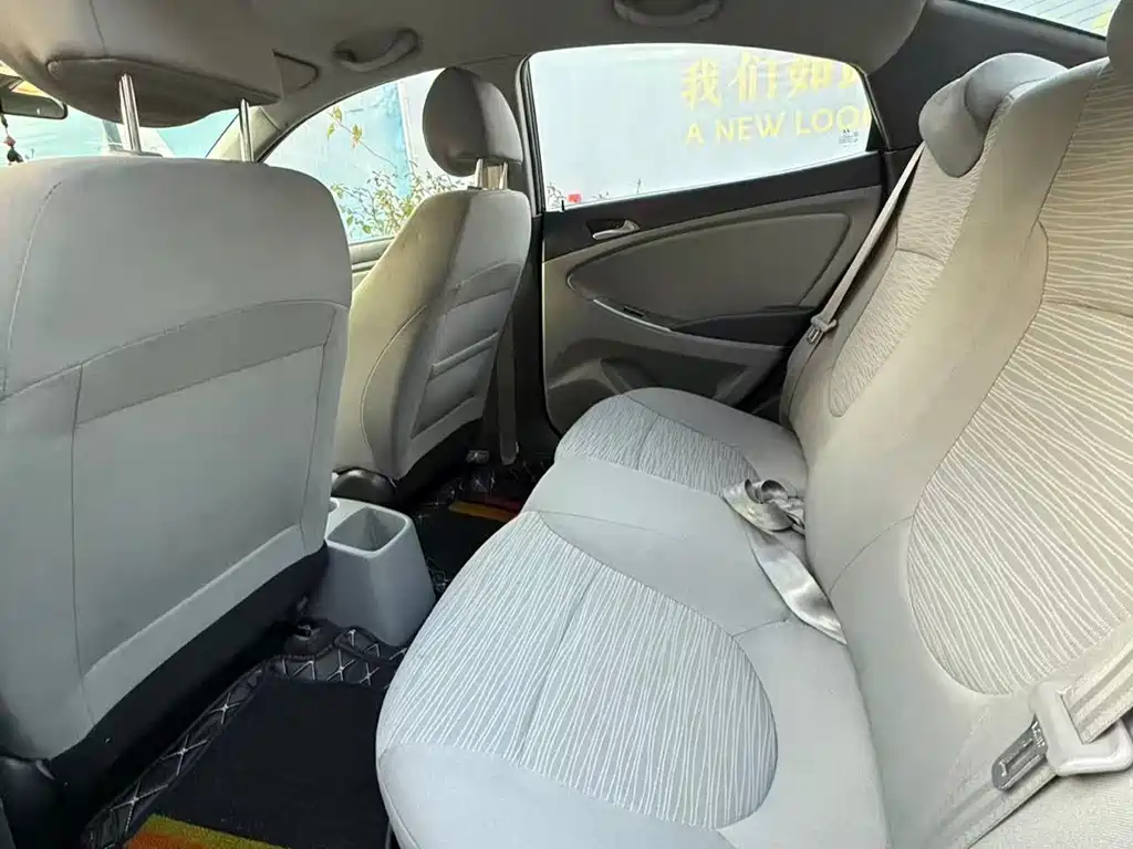 Hyundai Verna 2015 — фото 9