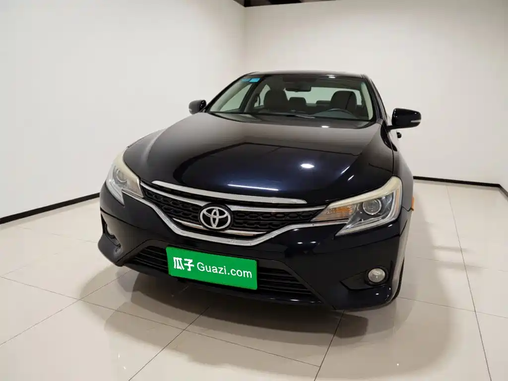 Toyota Reiz 2015 — фото 25