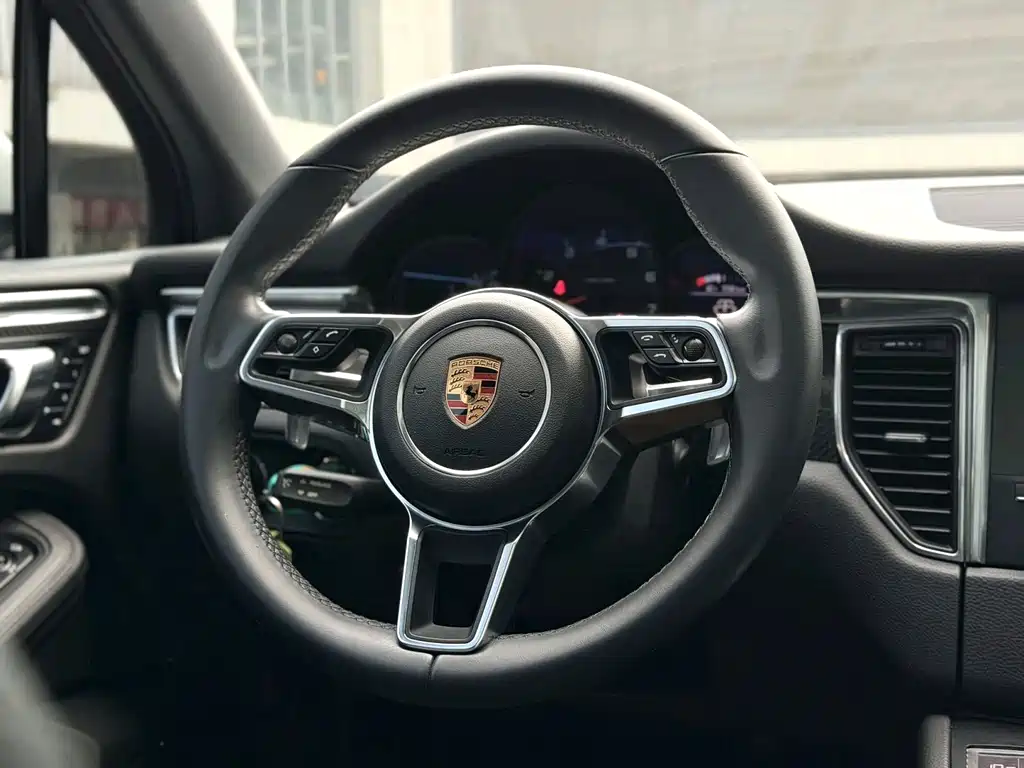 Porsche Macan 2017 — фото 7