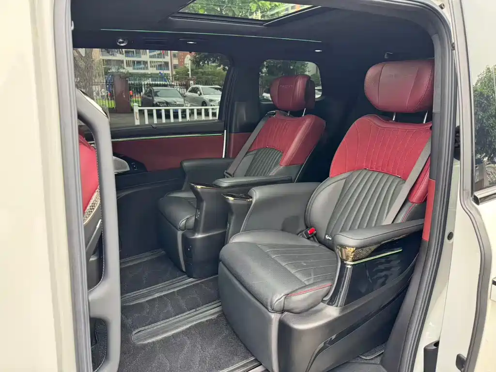 GAC Motor Trumpchi M8 2023 — фото 8