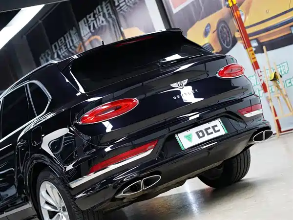Bentley Bentayga Plug-In Hybrid 2021