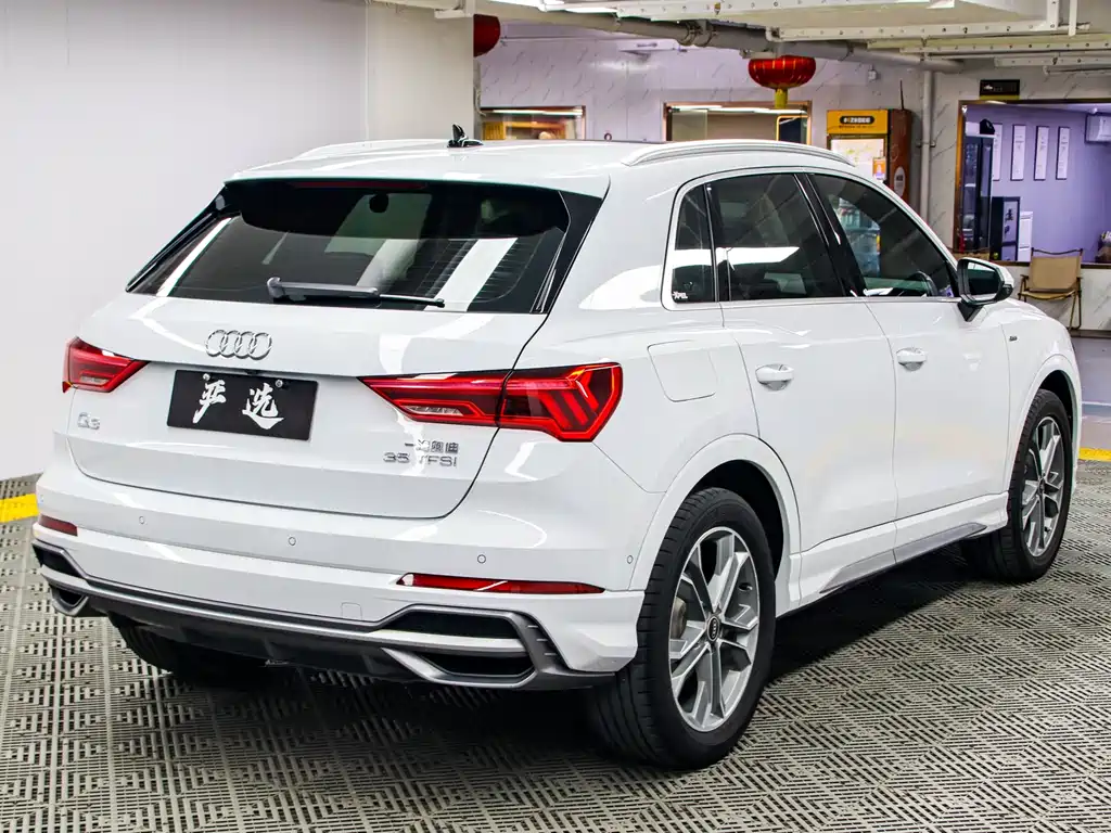 Audi Q3 2021 — фото 23