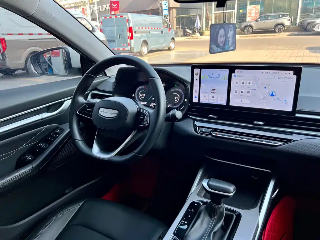 Geely Emgrand 2024