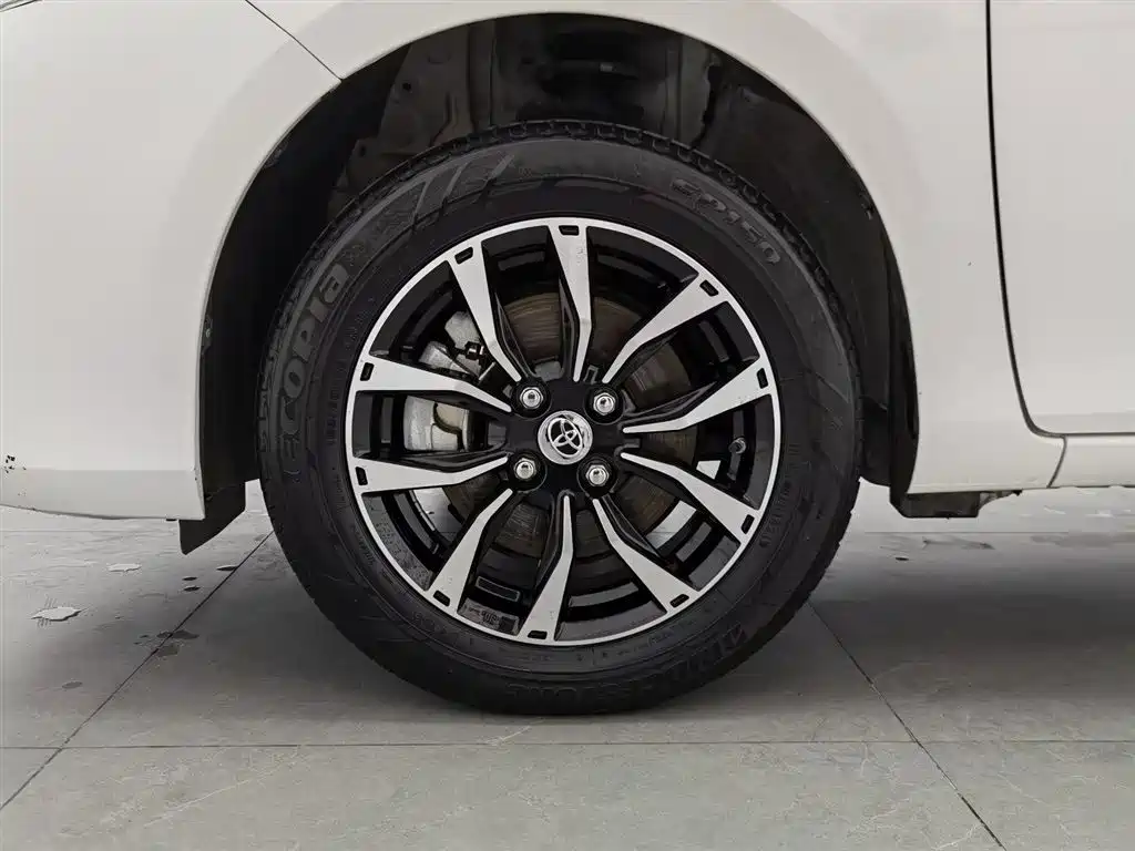 Toyota Yaris L 2021 — фото 17