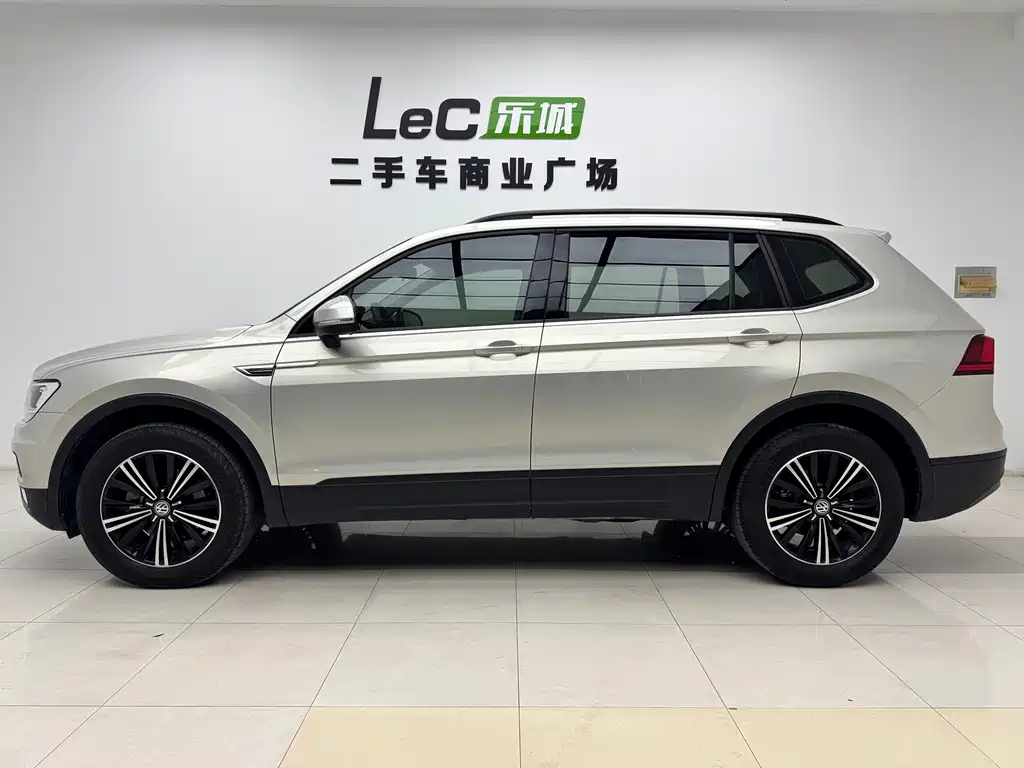 Volkswagen Tiguan L 2020 — фото 9