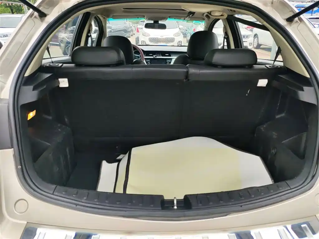 Geely Vision X3 2018 — фото 19