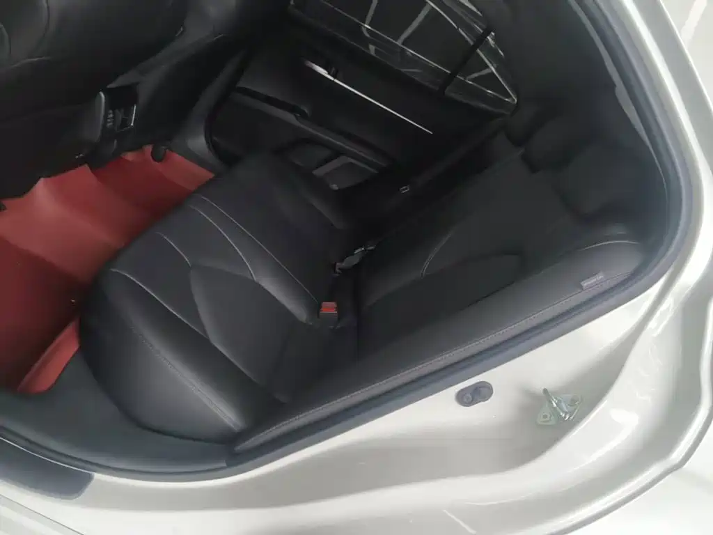 Toyota Camry 2024 — фото 17
