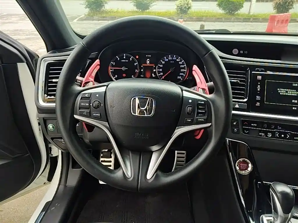 Honda Spirior 2015 — фото 11