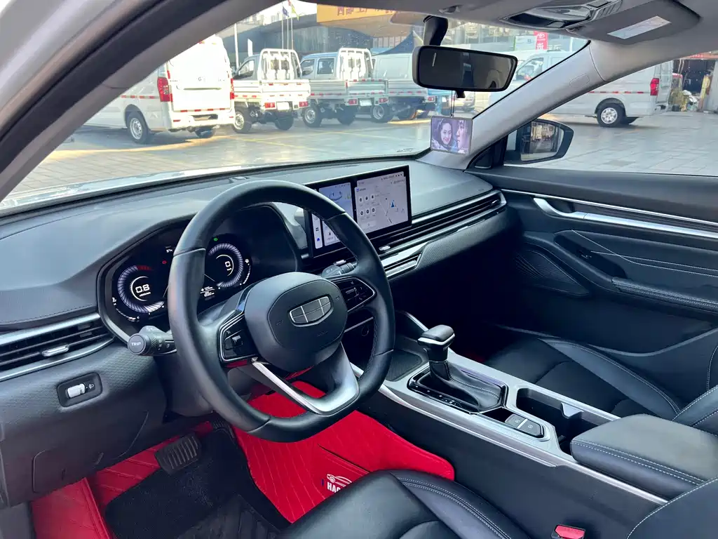 Geely Emgrand 2024