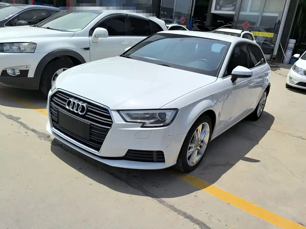 Audi A3 2017 — фото 1