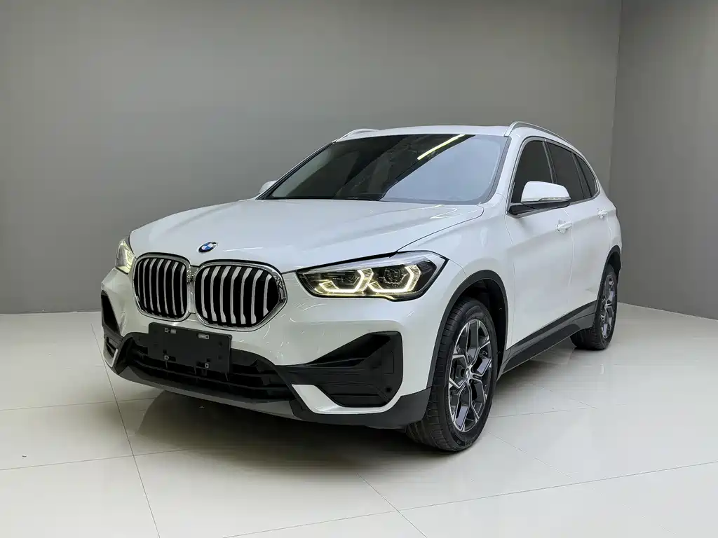 BMW X1 2022 — фото 1