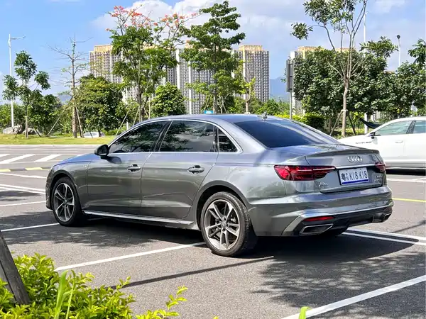 Audi A4L 2020