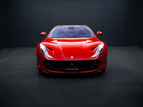 Ferrari 812 2021