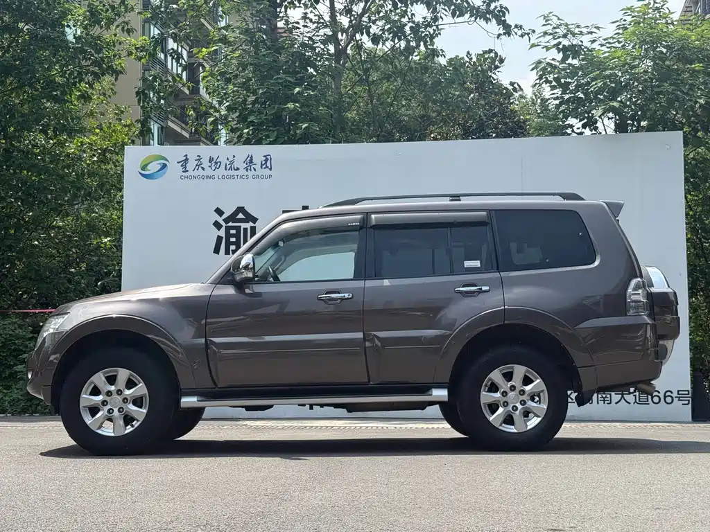 Mitsubishi Pajero 2014 — фото 4