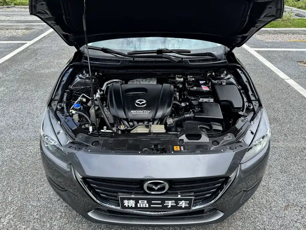 Mazda 3 Axela 2019 — фото 17