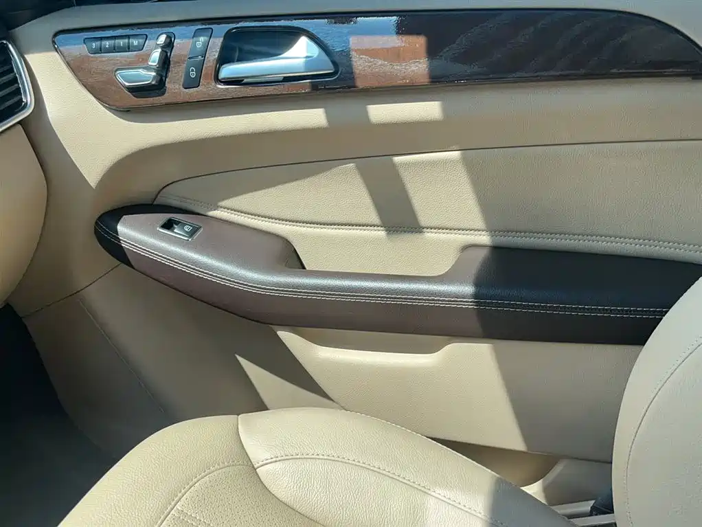 Mercedes-Benz GLS 2016 — фото 12