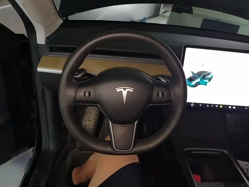 Tesla Model Y 2022 — фото 11