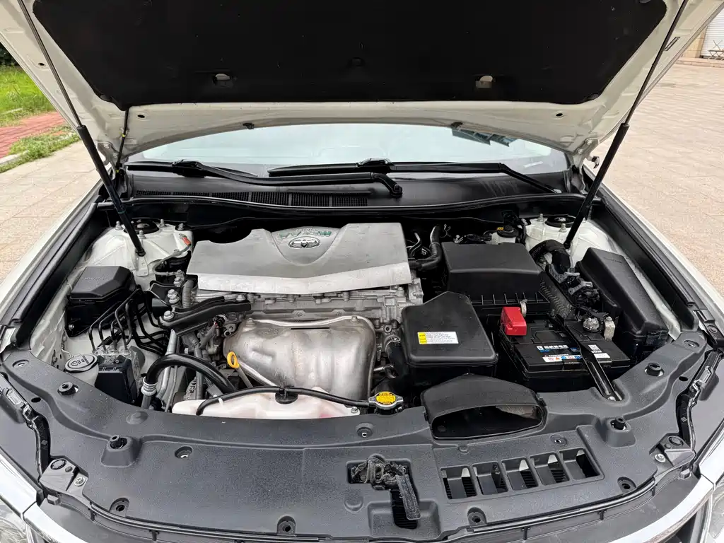 Toyota Camry 2015 — фото 18