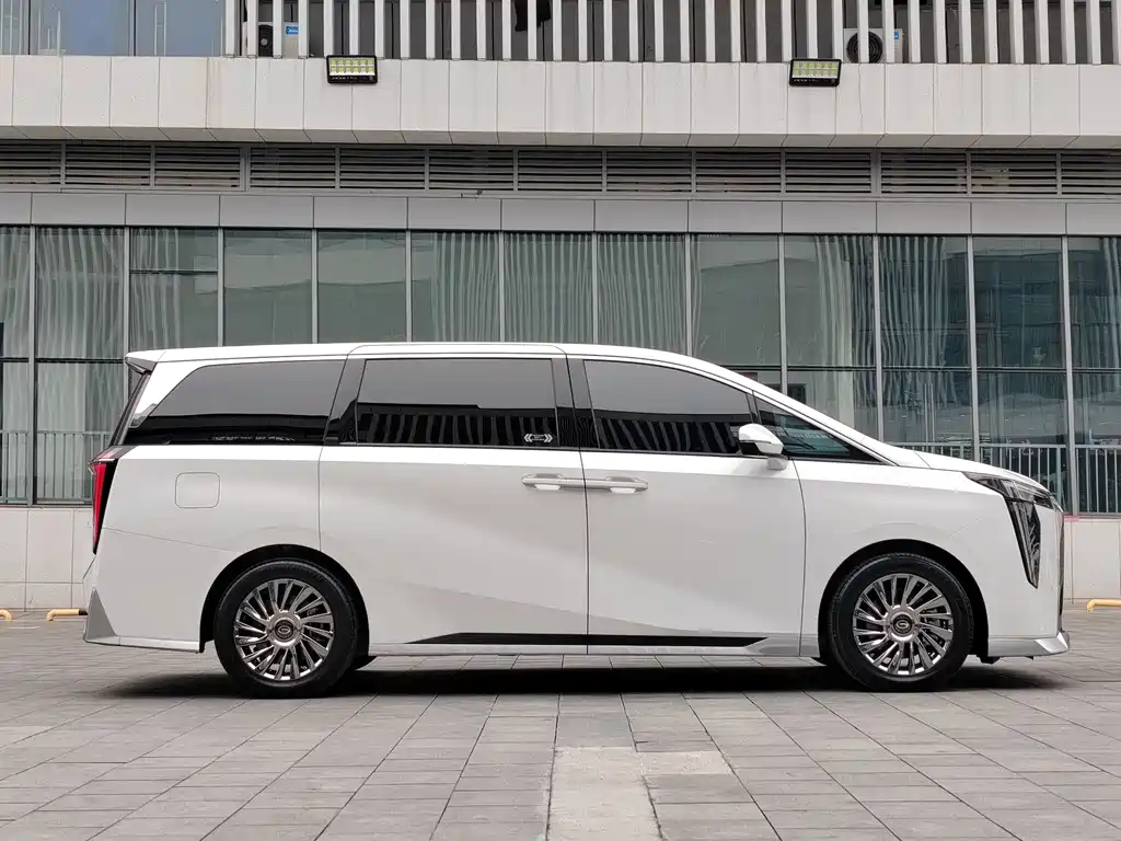GAC Motor Trumpchi M8 2023 — фото 4