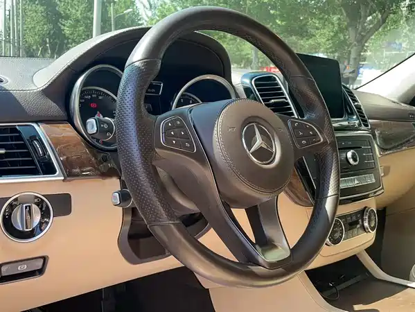 Mercedes-Benz GLS 2016