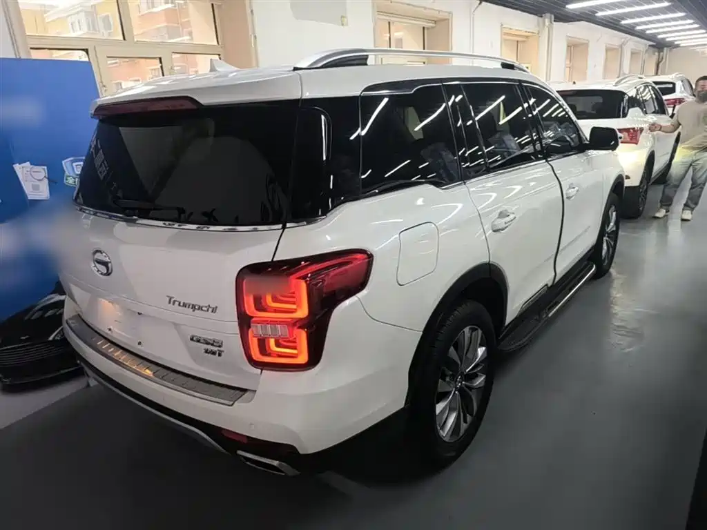 GAC Motor Trumpchi GS8 2017 — фото 7