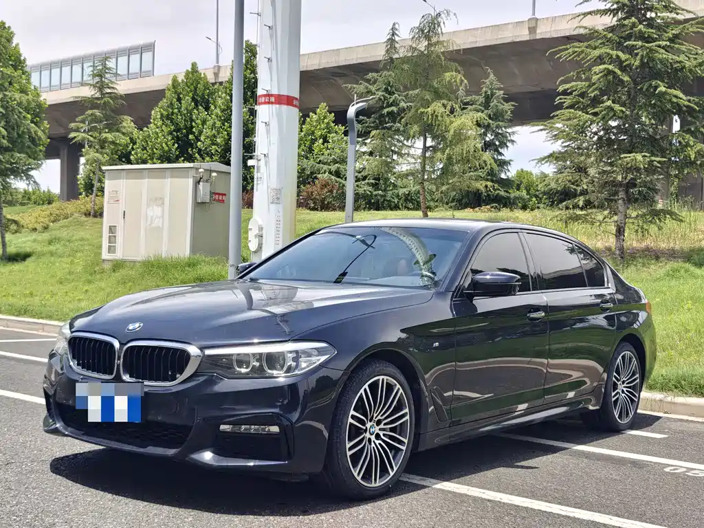 BMW 5 Series 2018 — фото 1
