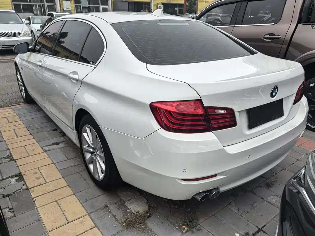 BMW 5 Series 2015 — фото 7