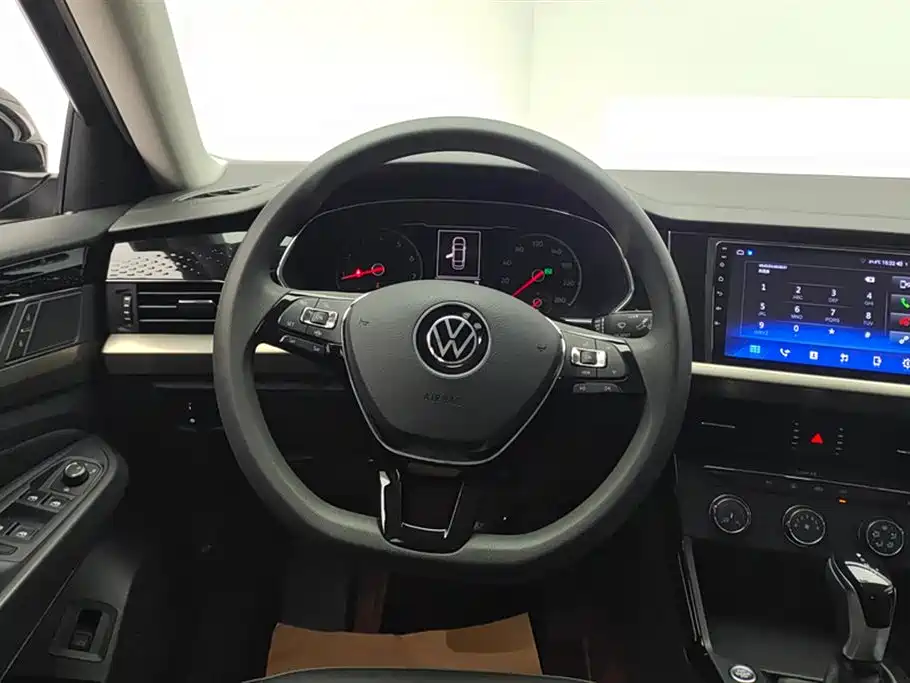 Volkswagen Passat 2023 — фото 15