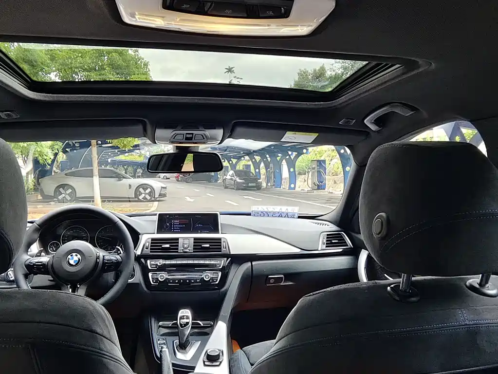 BMW 3 Series 2017 — фото 25