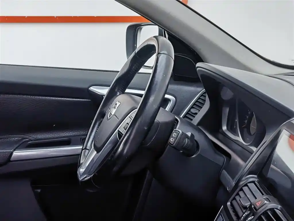 Volvo XC60 2013 — фото 22