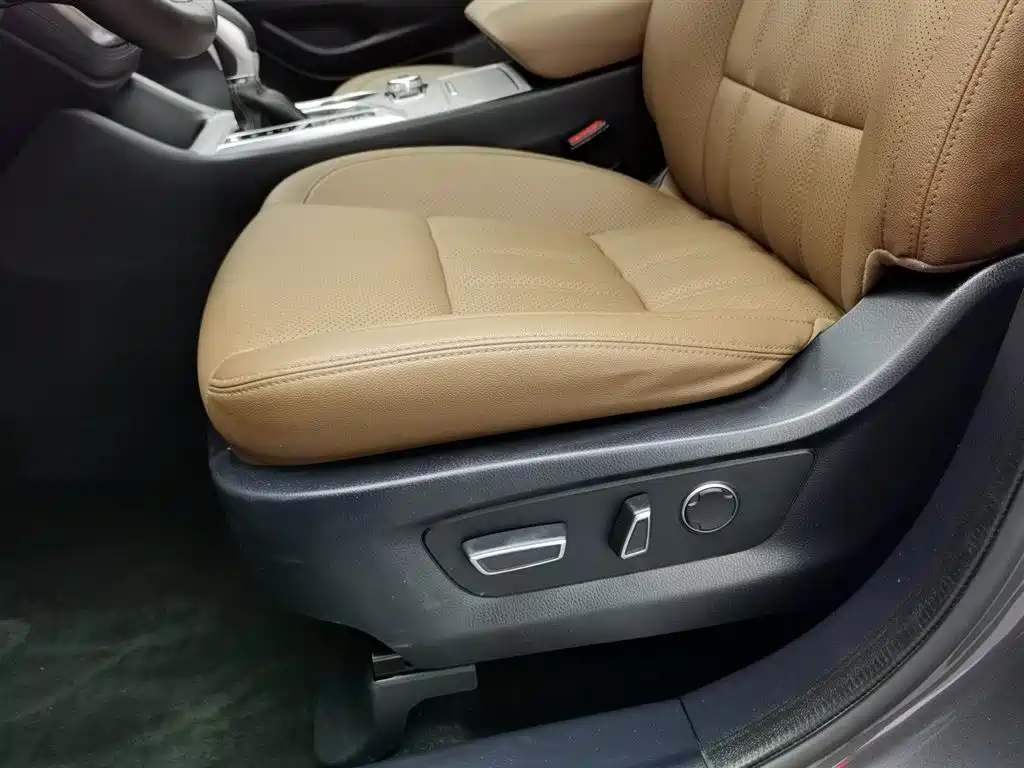 Changan CS95 2017 — фото 20