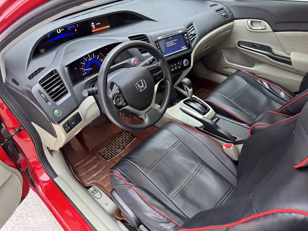 Honda Civic 2015 — фото 11