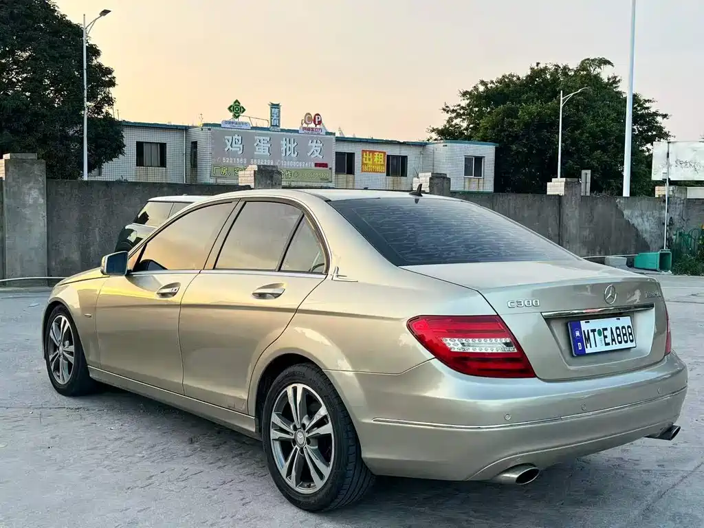 Mercedes-Benz C-Class 2011