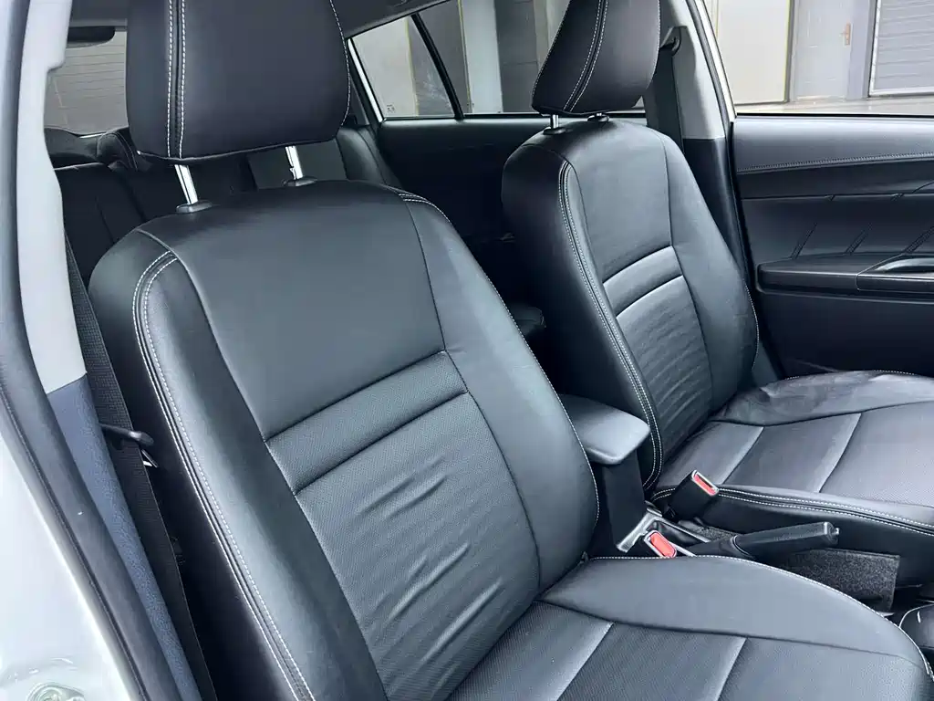 Toyota Yaris L 2022 — фото 20