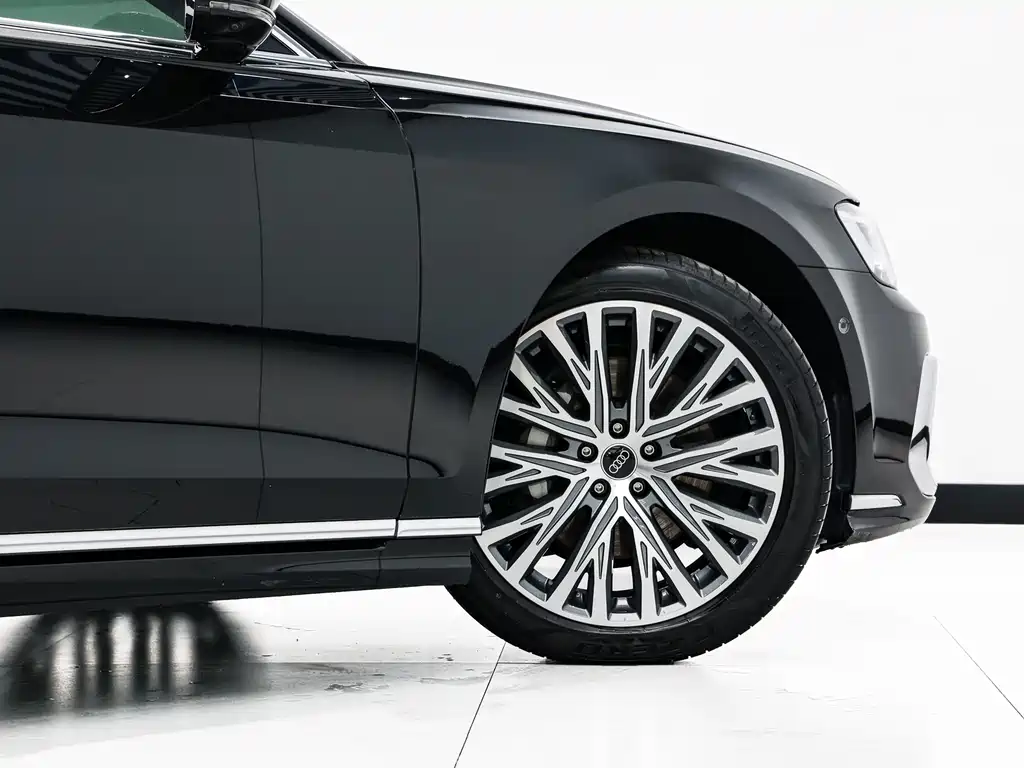 Audi A8 2024 — фото 23