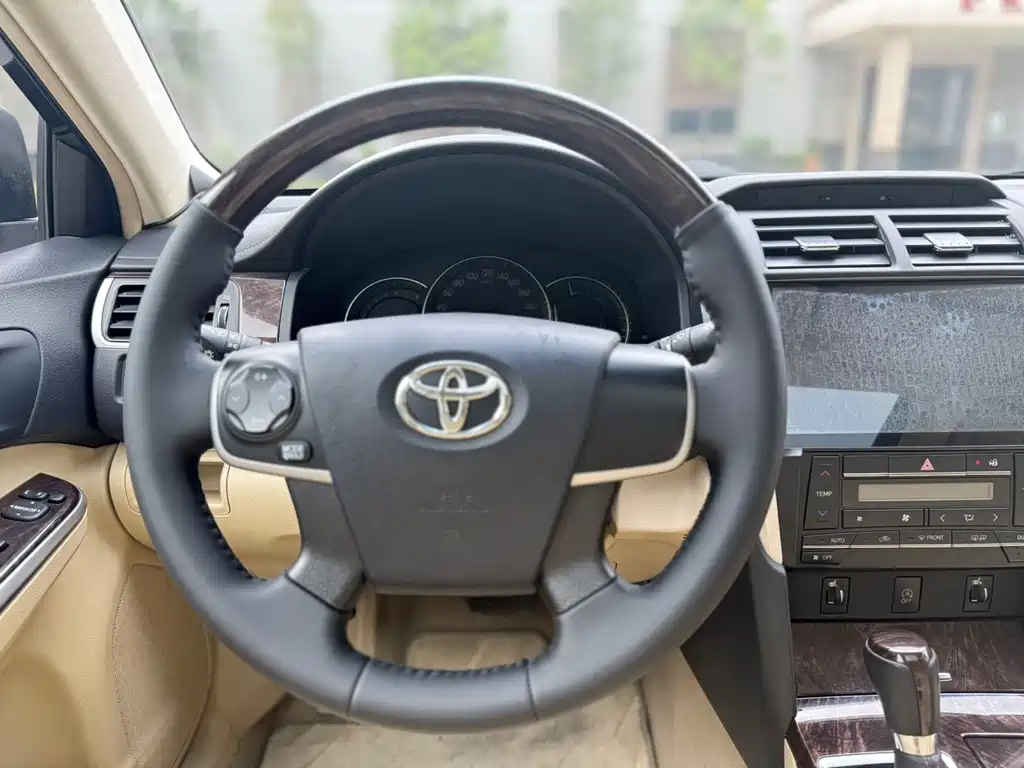 Toyota Camry 2016 — фото 11