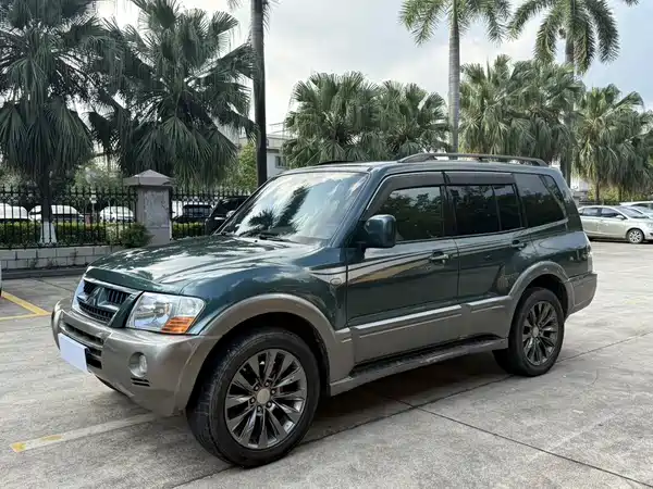 Mitsubishi Pajero 2008