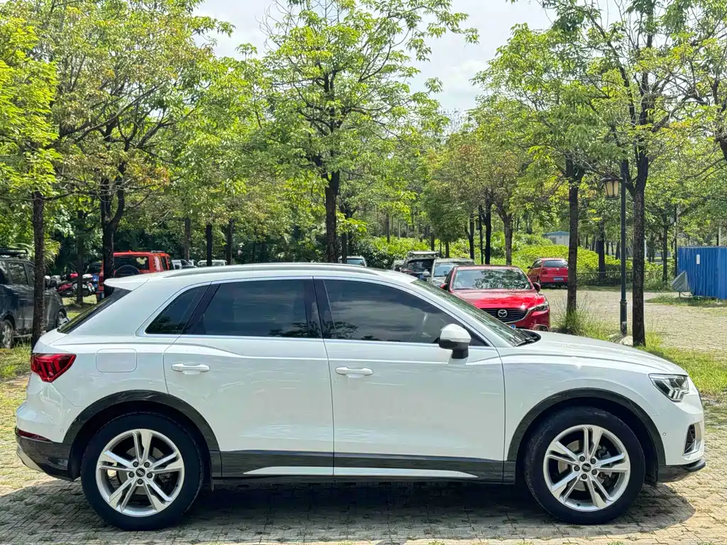 Audi Q3 2022 — фото 7