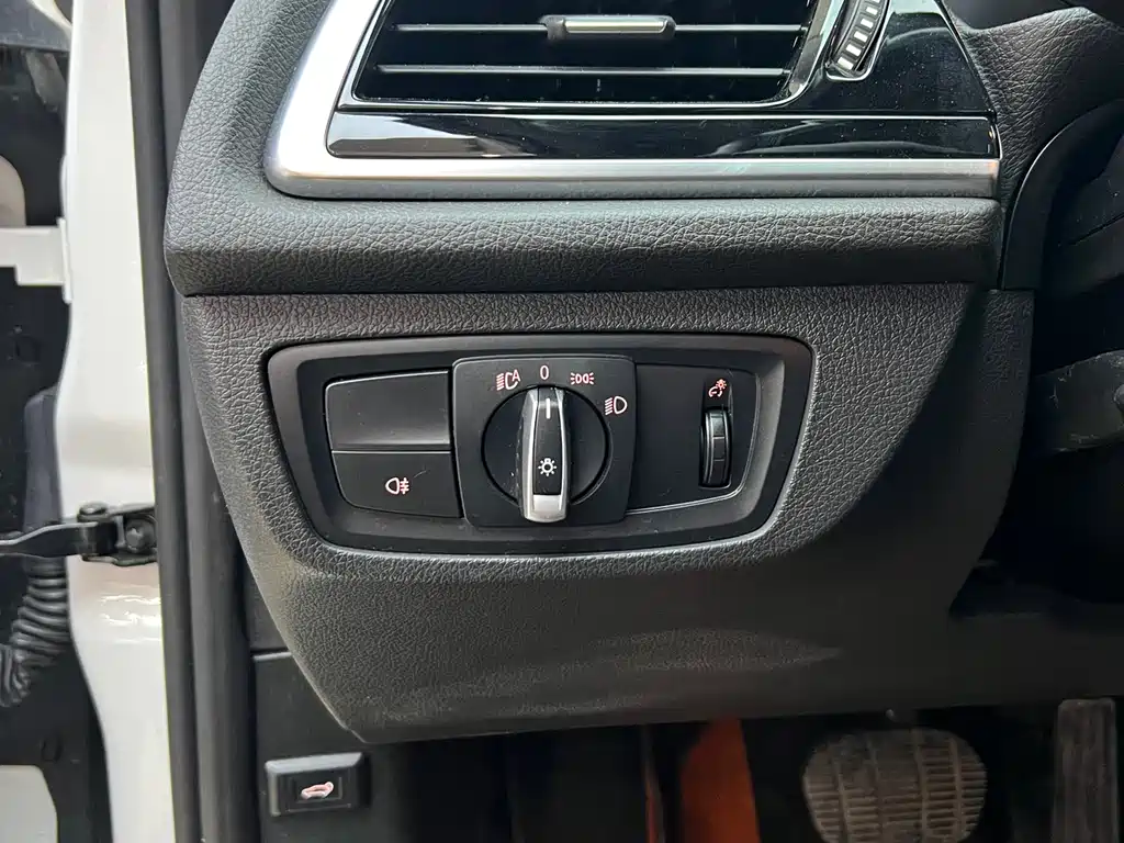 BMW 1 Series 2022 — фото 14