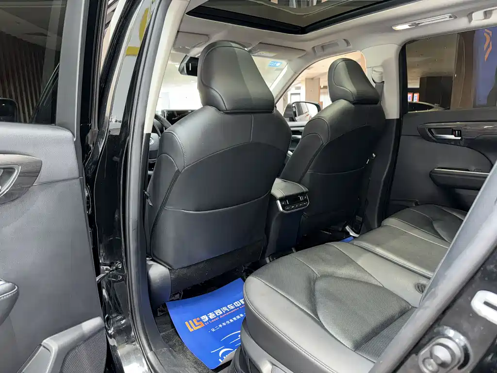 Toyota Highlander 2022 — фото 20