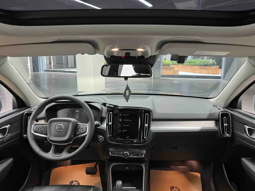 Volvo XC40 2021 — фото 20