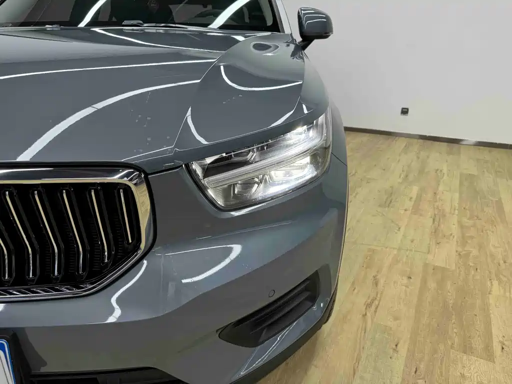 Volvo XC40 2021 — фото 4