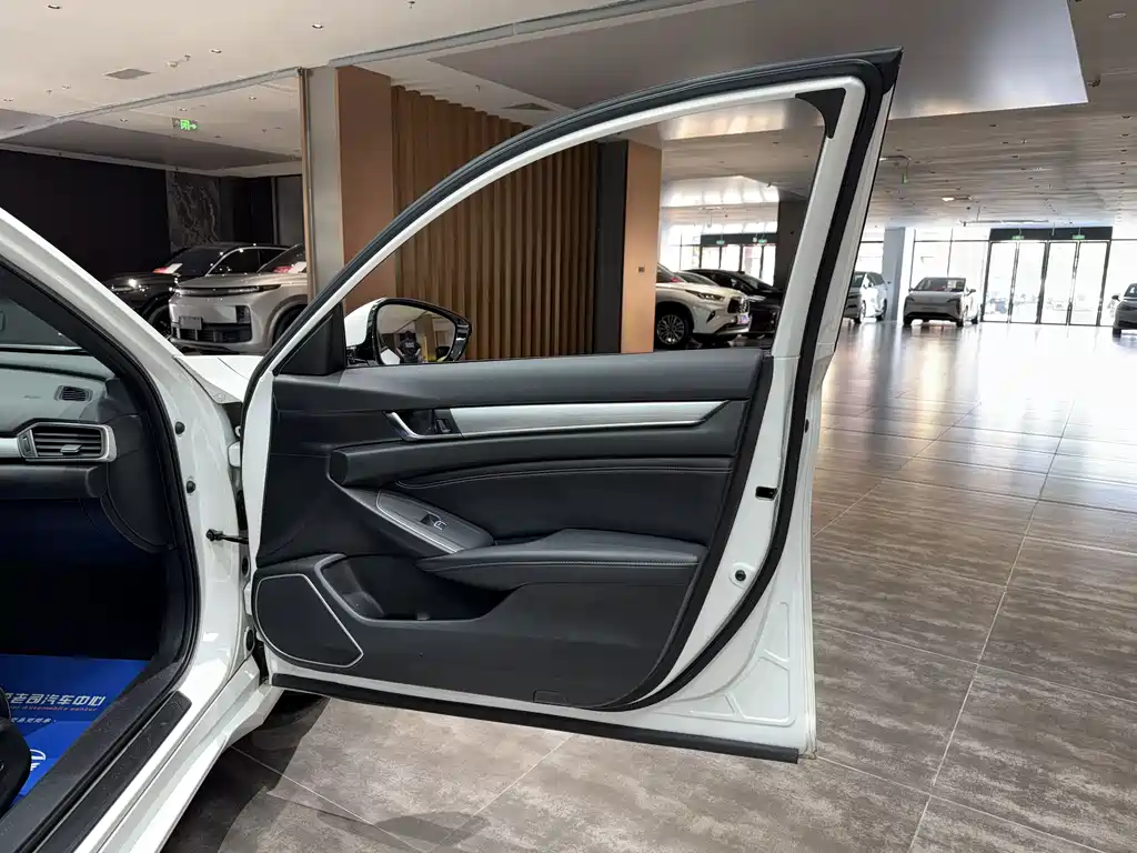 Honda Inspire 2022 — фото 20