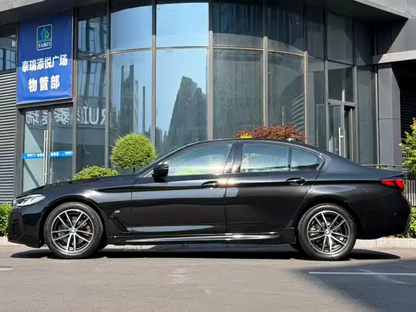 BMW 5 Series 2022