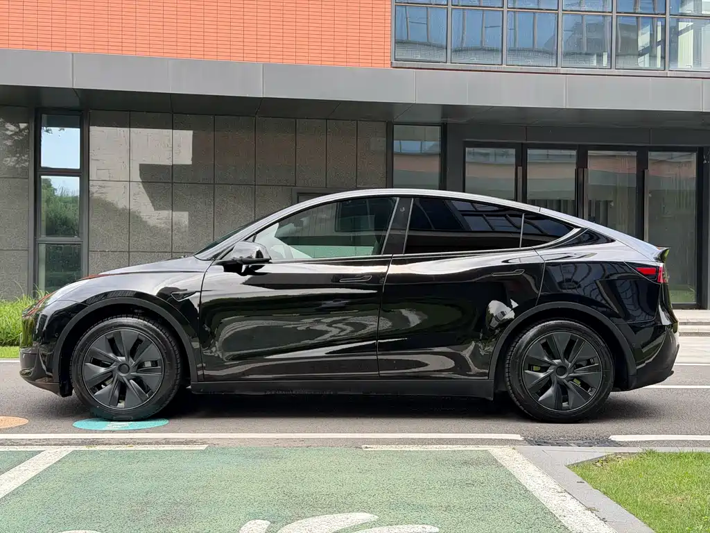 Tesla Model Y 2023 — фото 3