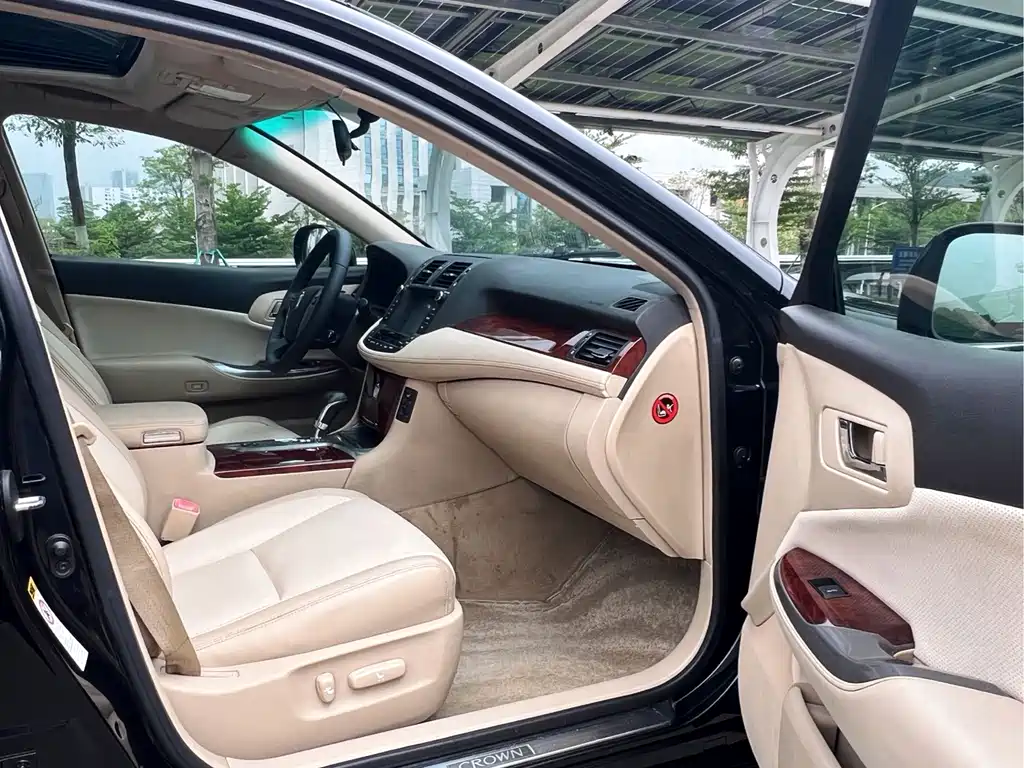 Toyota Crown 2013 — фото 11