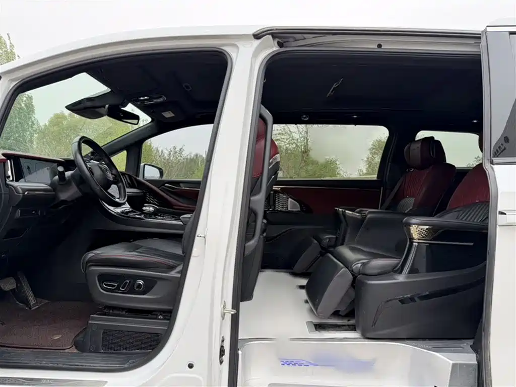 GAC Motor Trumpchi M8 2023 — фото 16
