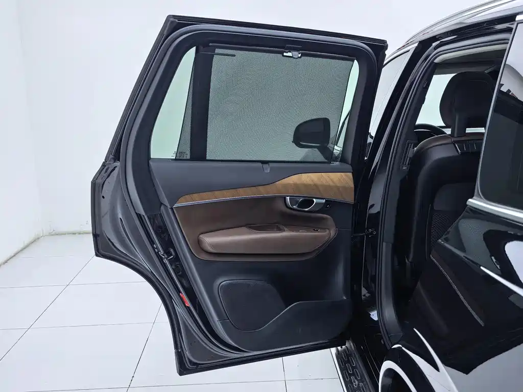 Volvo XC90 2019 — фото 22