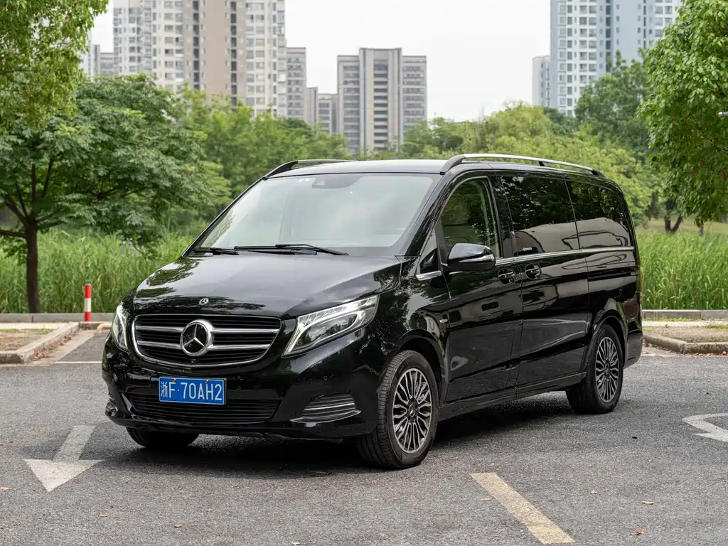 Mercedes-Benz V-Class 2018 — фото 1